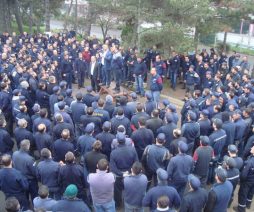 isyerinde-toplu-isyan